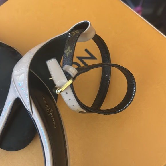 Authentic Louis Vuitton monogram afterglow platform sandals size 7 - Picture 4 of 7